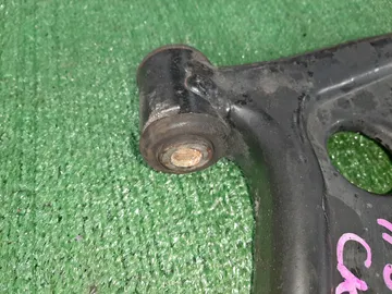 РЫЧАГ НА MITSUBISHI OUTLANDER GF8W 4J12