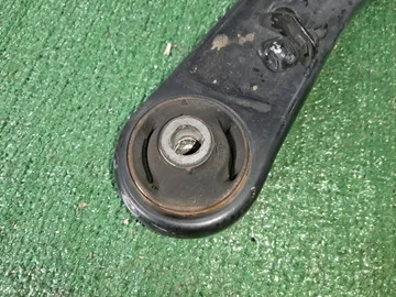 РЫЧАГ НА MITSUBISHI OUTLANDER GF8W 4J12