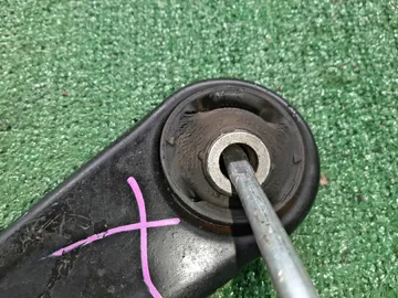 РЫЧАГ НА MITSUBISHI OUTLANDER GF8W 4J12