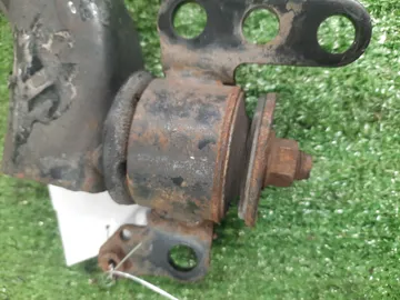 РЫЧАГ НА TOYOTA COROLLA FIELDER ZZE124G 1ZZ-FE