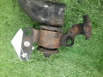 РЫЧАГ НА TOYOTA COROLLA FIELDER ZZE124G 1ZZ-FE