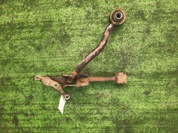 РЫЧАГ НА TOYOTA MARK II GX90 1G-FE
