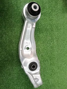 РЫЧАГ НА TOYOTA CROWN AZSH20