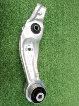РЫЧАГ НА TOYOTA CROWN AZSH20