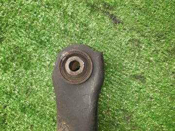 РЫЧАГ НА MITSUBISHI AIRTREK CU4W 4G64