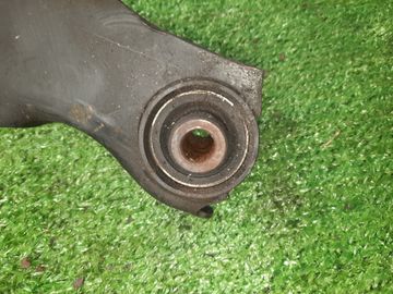 РЫЧАГ НА MITSUBISHI AIRTREK CU4W 4G64