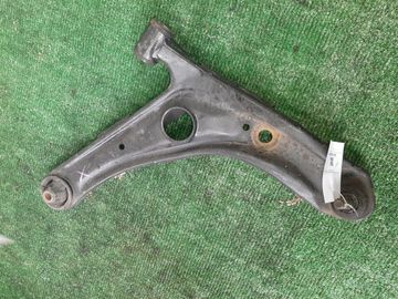 РЫЧАГ НА TOYOTA PORTE NNP11 1NZ-FE
