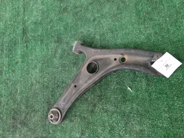 РЫЧАГ НА TOYOTA PORTE NNP11 1NZ-FE