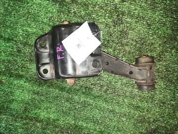 РЫЧАГ НА NISSAN BLUEBIRD HU14 SR20DE