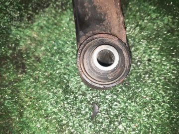 РЫЧАГ НА NISSAN ELGRAND E50 VG33E