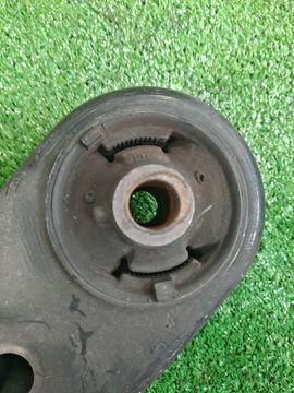 РЫЧАГ НА TOYOTA AURIS ZWE186H 2ZR-FXE