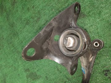 РЫЧАГ НА HONDA INSIGHT ZE3 LEA