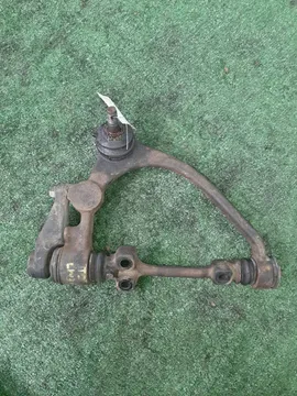 РЫЧАГ НА TOYOTA TOYOACE LY131 3L