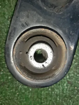 РЫЧАГ НА SUZUKI IGNIS FF21S K12C