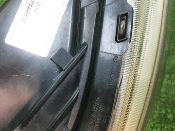 ФАРА НА SUBARU LEVORG VM4