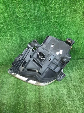 ФАРА НА PORSCHE CAYENNE 955