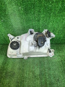 ФАРА НА TOYOTA HIACE KZH106G