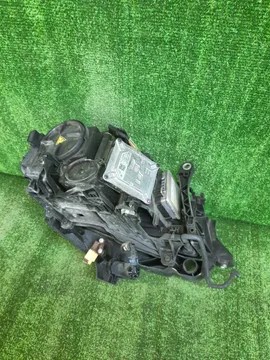 ФАРА НА AUDI A4 8K2