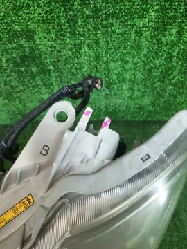 ФАРА НА TOYOTA PREMIO ZRT260