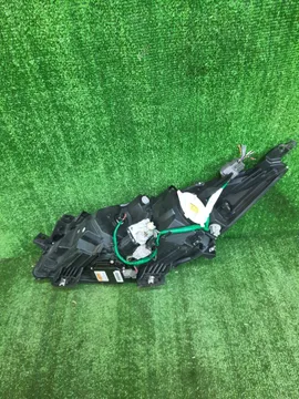 ФАРА НА MAZDA AXELA BLEFP