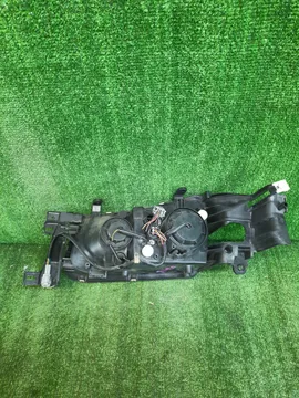 ФАРА НА NISSAN LIBERTY PM12