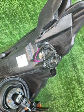 ФАРА НА TOYOTA NOAH ZRR80G