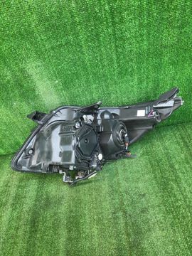 ФАРА НА TOYOTA NOAH ZRR80G