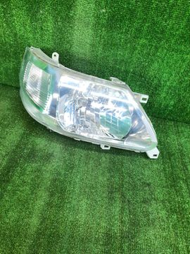 ФАРА НА NISSAN SERENA TC24