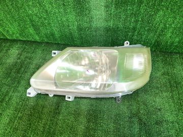 ФАРА НА NISSAN SERENA TC24