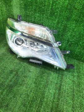 ФАРА НА NISSAN SERENA C26