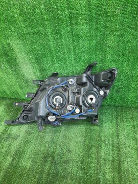 ФАРА НА NISSAN SERENA C26