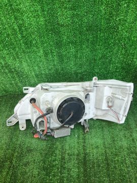 ФАРА НА NISSAN SERENA TC24