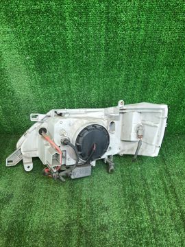 ФАРА НА NISSAN SERENA TC24