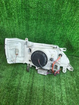 ФАРА НА NISSAN SERENA TC24