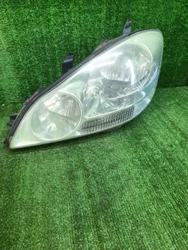 ФАРА НА TOYOTA IPSUM ACM21W