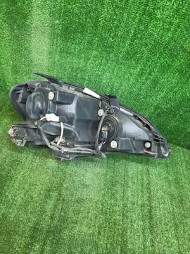 ФАРА НА TOYOTA IPSUM ACM21W