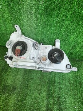 ФАРА НА TOYOTA GAIA SXM10G