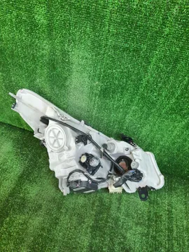 ФАРА НА NISSAN SKYLINE V36