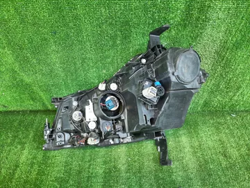 ФАРА НА NISSAN FUGA Y50