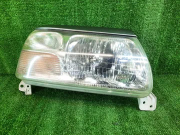 ФАРА НА SUZUKI ESCUDO TD02W