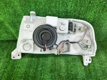 ФАРА НА SUZUKI ESCUDO TD02W