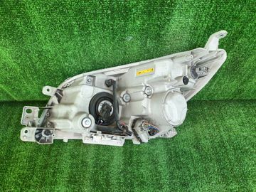 ФАРА НА TOYOTA RUSH J200E