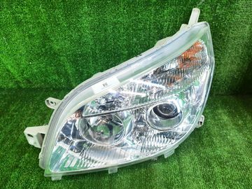 ФАРА НА TOYOTA RUSH J200E