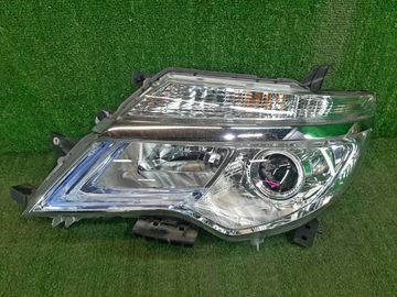 ФАРА НА NISSAN SERENA C26