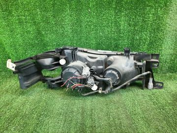 ФАРА НА NISSAN LIBERTY PM12