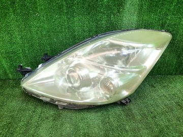 ФАРА НА TOYOTA ISIS ANM10G