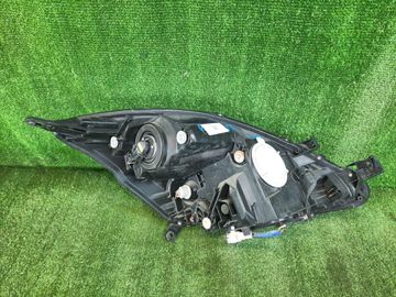 ФАРА НА TOYOTA ISIS ANM10G