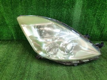 ФАРА НА TOYOTA ISIS ANM10G