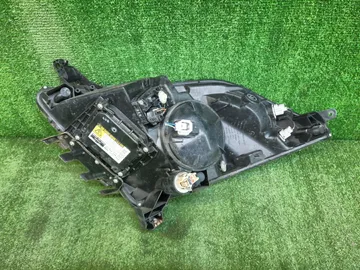 ФАРА НА TOYOTA PRIUS NHW20