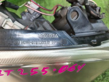 ФАРА НА TOYOTA AVENSIS AZT251